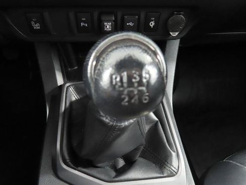 Used 2020 Toyota Tacoma TRD Off-Road w/ TRD Premium Off Road Package AWD/4WD image 29