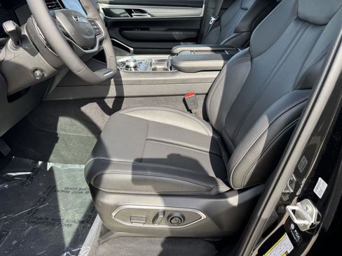 New 2026 Jeep Grand Wagoneer Limited AWD/4WD image 14