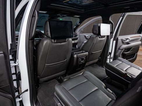 Used 2023 Chevrolet Suburban Z71 AWD/4WD image 37