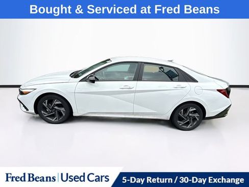 Used 2025 Hyundai Elantra SEL FWD image 3