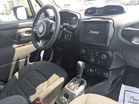 Used 2021 Jeep Renegade Latitude w/ Luxury Group I AWD/4WD image 13