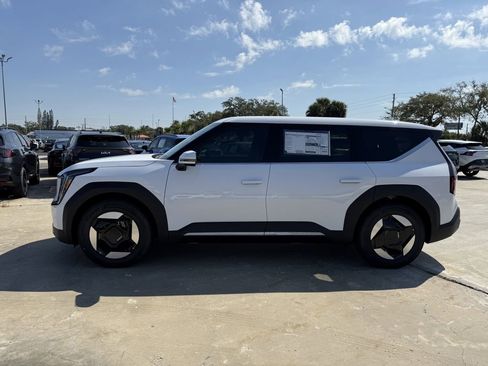 New 2026 Kia EV9 Light image 7