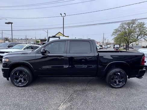Used 2025 RAM 1500 Big Horn AWD/4WD image 4