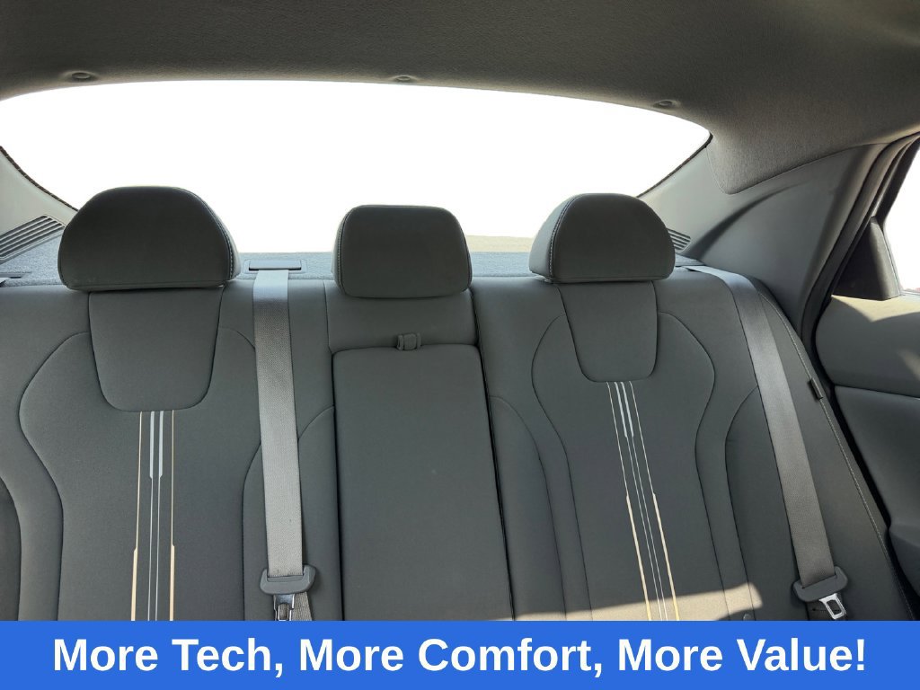 Used 2025 Hyundai Elantra SEL FWD image 14