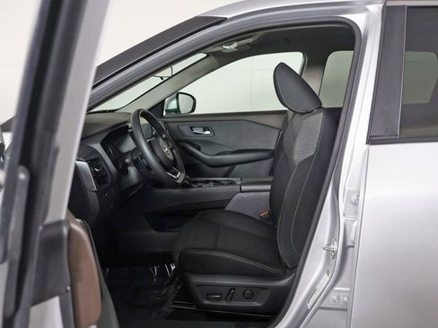 Used 2022 Nissan Rogue SV image 27