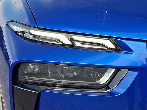 Certified 2025 BMW X7 M60i image 9