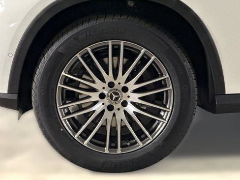 Used 2026 Mercedes-Benz GLC 300 4MATIC image 12