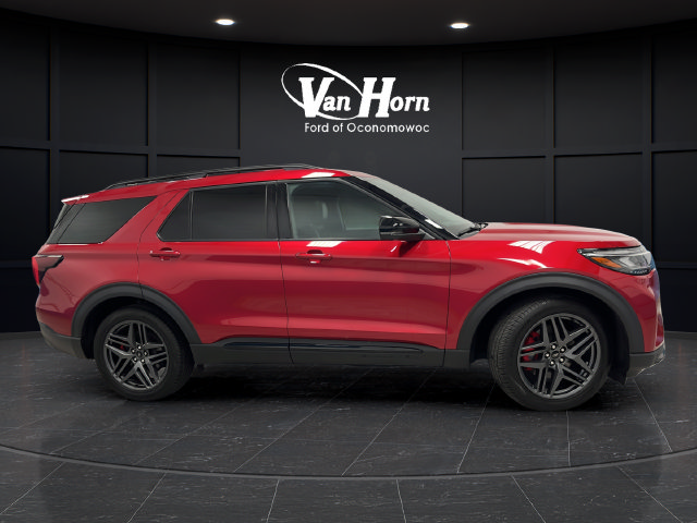 Used 2025 Ford Explorer ST AWD/4WD image 8
