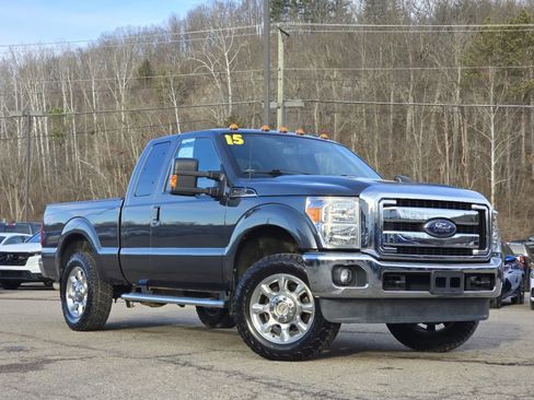 Used 2015 Ford F250 Lariat w/ Lariat Interior Package image 2