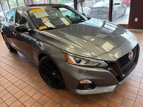 Used 2022 Nissan Altima 2.5 SR w/ Midnight Edition Package image 1