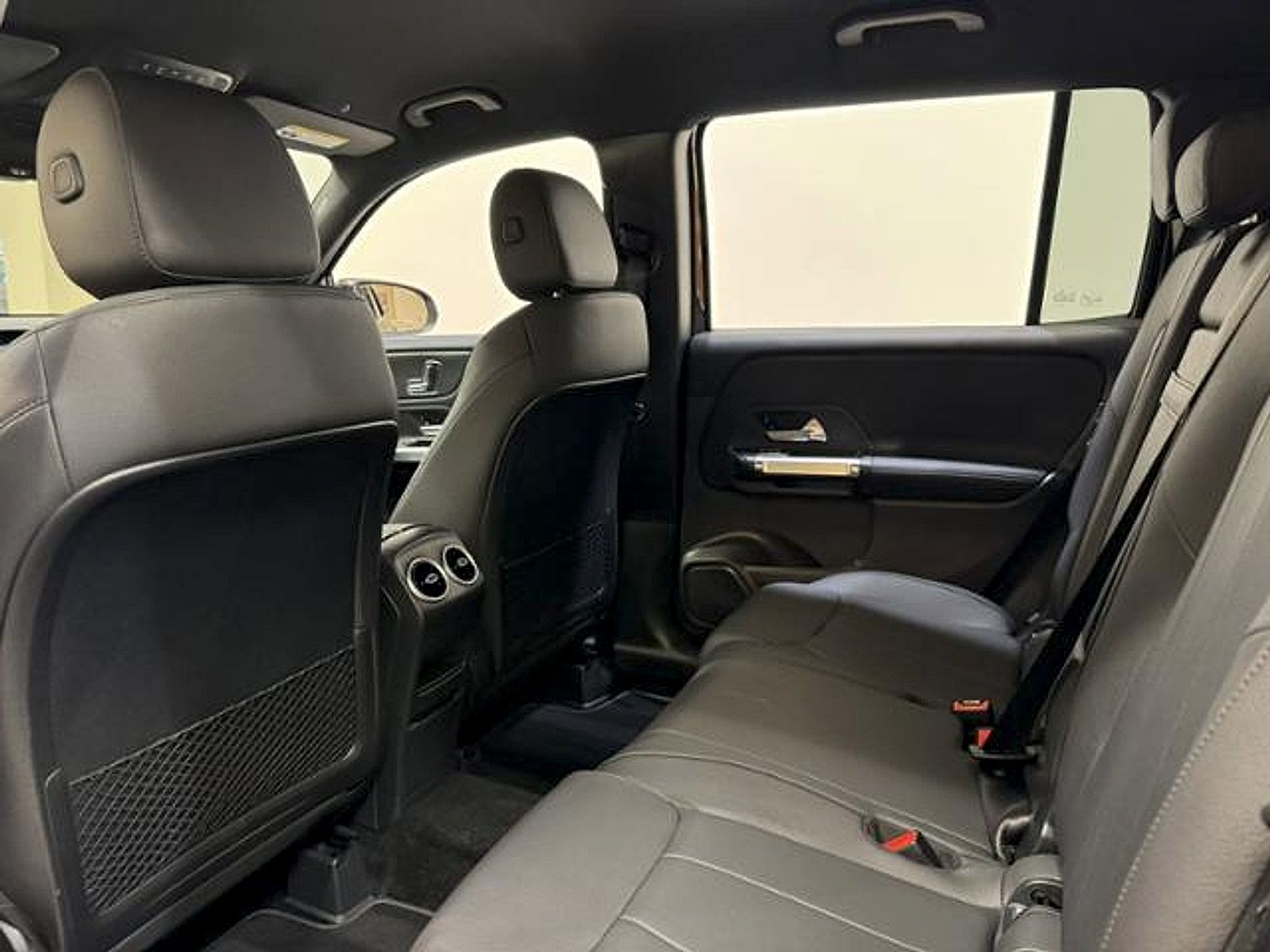 Used 2025 Mercedes-Benz GLB 250 image 18