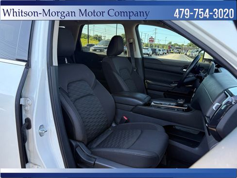 Used 2022 Nissan Pathfinder SV FWD image 13