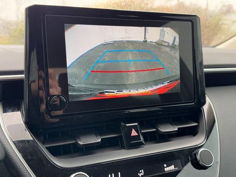 Used 2025 Toyota Corolla LE image 20