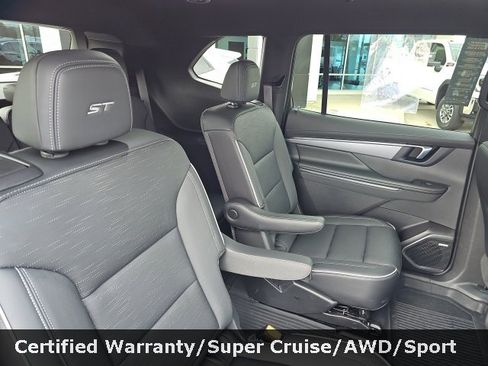 Certified 2025 Buick Enclave Sport Touring w/ Super Cruise Package image 37