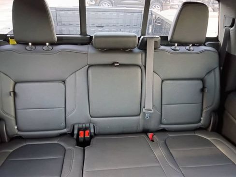 Used 2022 GMC Sierra 1500 SLT RWD image 5