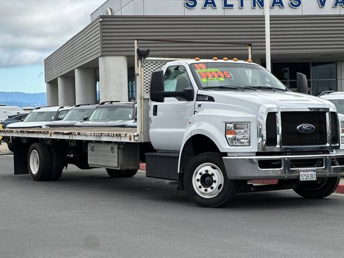 Used 2019 Ford F650 2WD Regular Cab Super Duty image 2