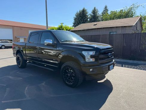Used 2017 Ford F150 Lariat w/ Equipment Group 502A Luxury AWD/4WD image 3