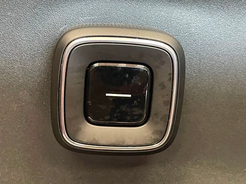 Used 2025 Volvo EX90 Ultra AWD/4WD image 13