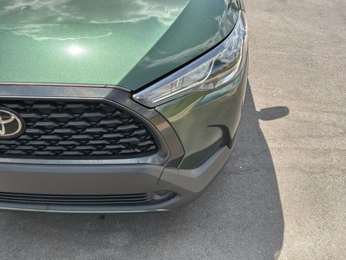 Used 2023 Toyota Corolla Cross LE w/ Moonroof Package FWD image 6