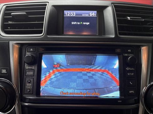 Used 2013 Toyota Highlander Limited image 25