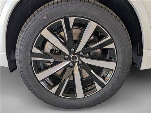 New 2026 Volvo XC90 T8 Core AWD/4WD image 10