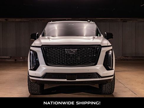 Used 2025 Cadillac Escalade Sport Platinum AWD/4WD image 4