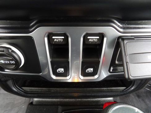 Used 2019 Jeep Wrangler Sport image 20