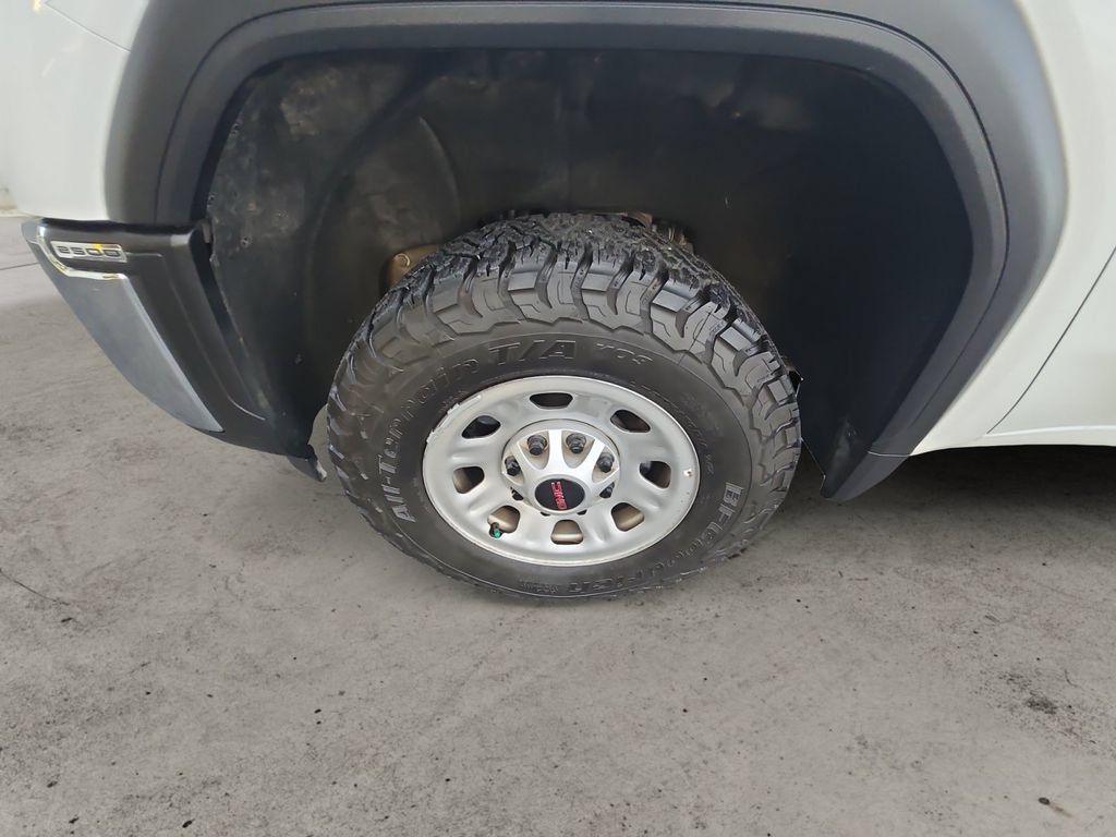 Used 2024 GMC Sierra 2500 Pro w/ Convenience Package AWD/4WD image 13