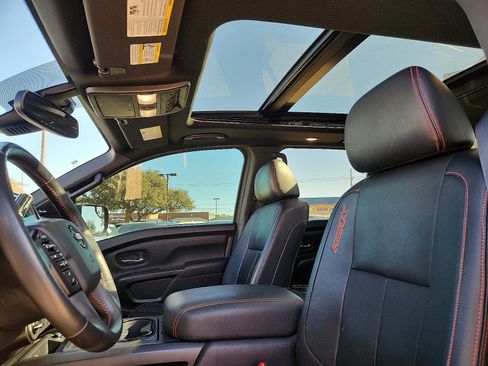 Used 2022 Nissan Titan PRO-4X w/ Pro-4x Convenience Package image 13