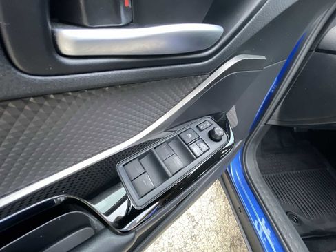 Used 2022 Toyota C-HR Limited image 21