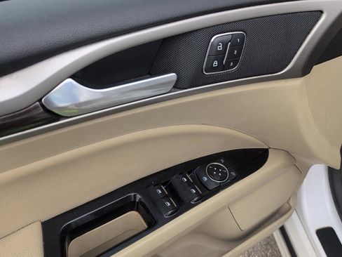 Used 2014 Ford Fusion SE w/ Equipment Group 202A FWD image 15