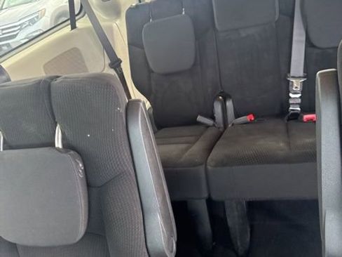 Used 2019 Dodge Grand Caravan SE w/ Rear Park Assist Package image 34