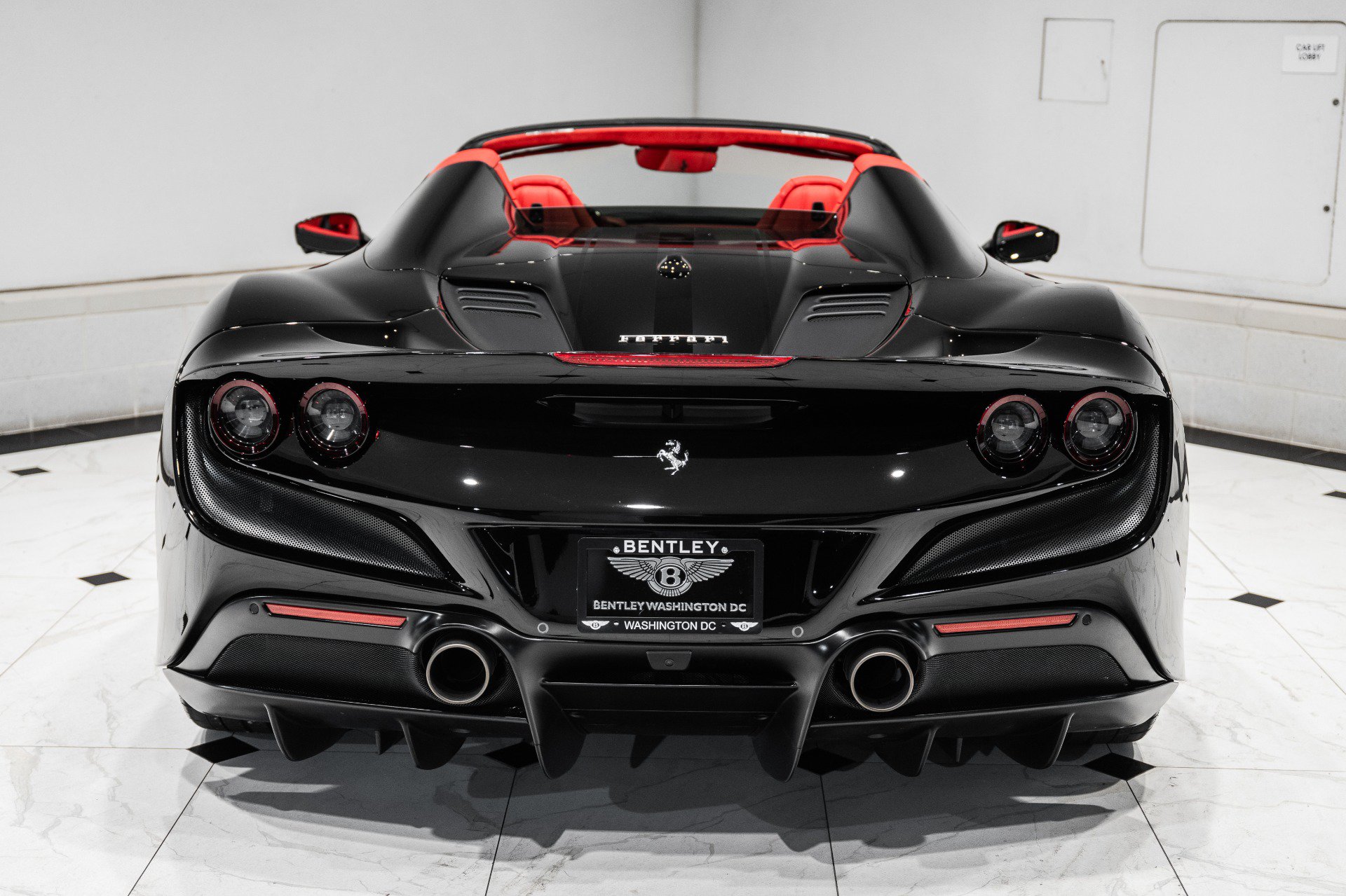 Used 2021 Ferrari F8 Tributo RWD image 8