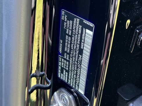 Certified 2025 Porsche Macan Electric RWD image 34