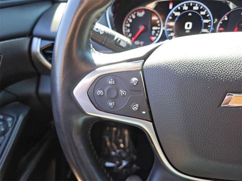 Used 2022 Chevrolet Traverse Premier image 24
