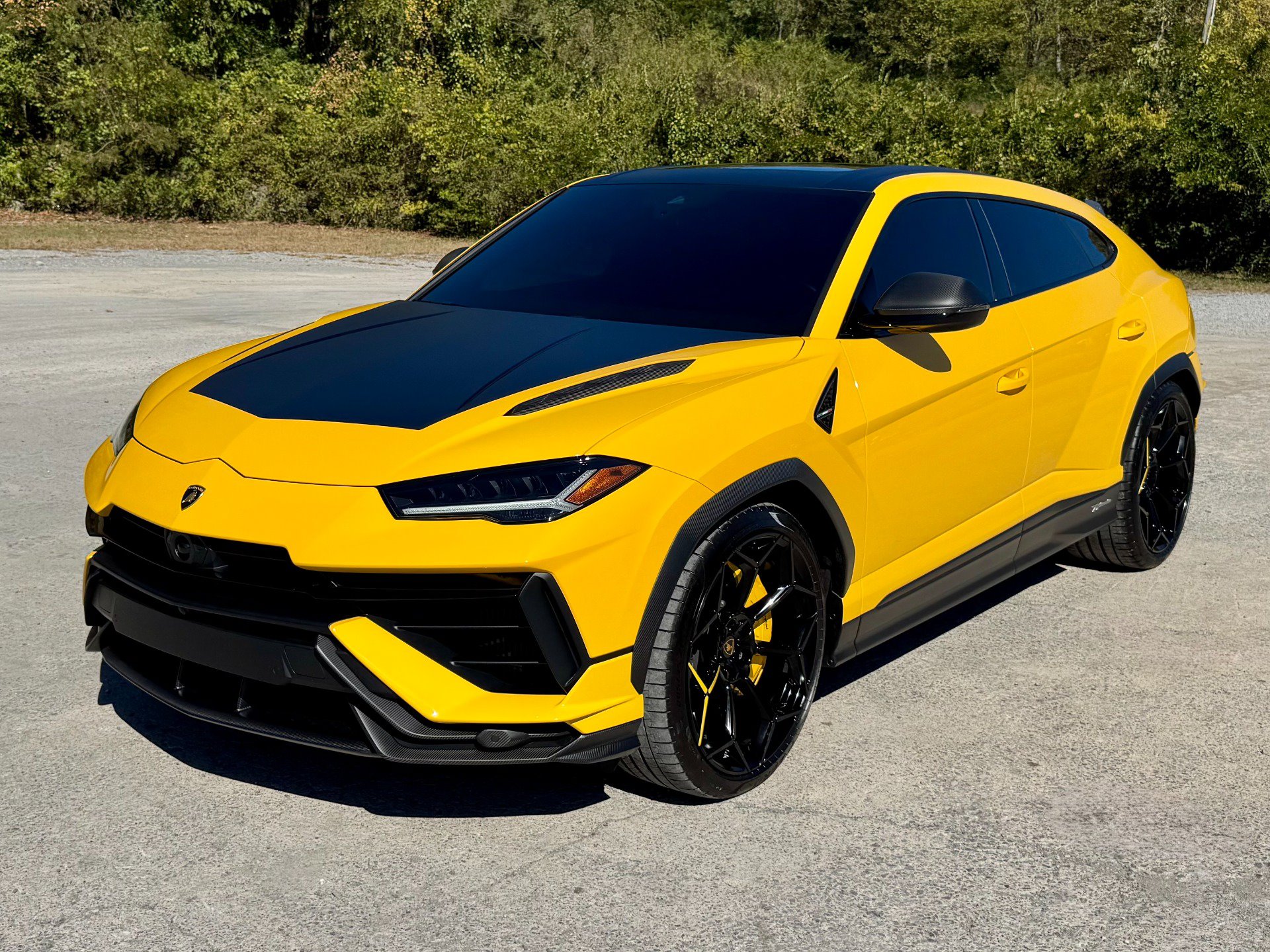 Used 2024 Lamborghini Urus Performante AWD/4WD image 2