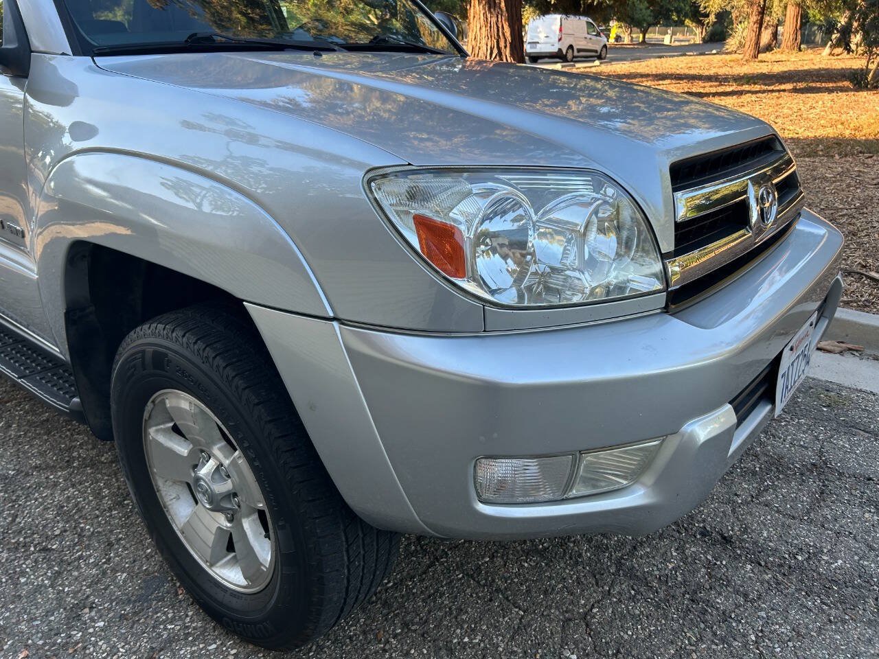 Used 2005 Toyota 4Runner SR5 AWD/4WD image 12