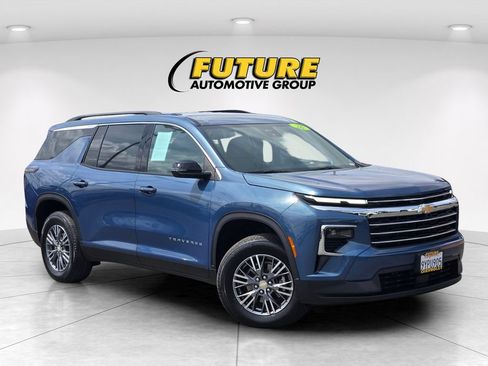 Used 2026 Chevrolet Traverse LT AWD/4WD image 1