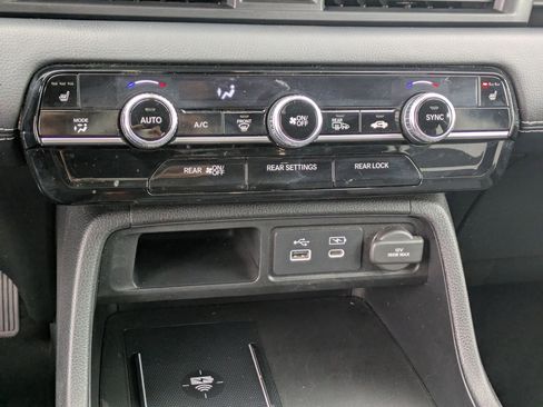 Certified 2025 Honda Pilot EX-L image 24