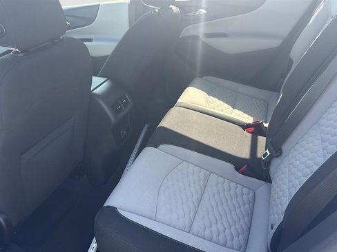 Used 2019 Chevrolet Equinox LS w/ LS Convenience Package AWD/4WD image 3