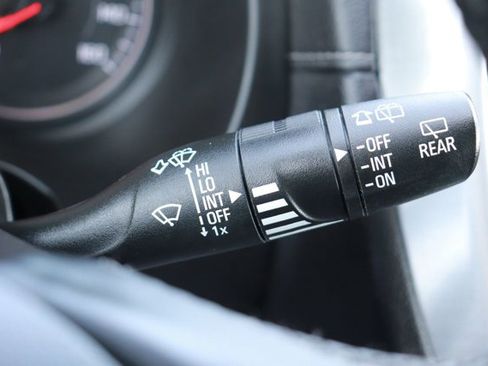 Used 2023 GMC Terrain SLT image 24