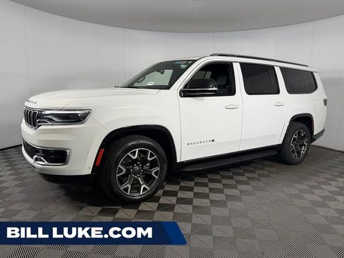 Used 2023 Jeep Wagoneer L Series III w/ Preferred Equipment Group AWD/4WD image 1