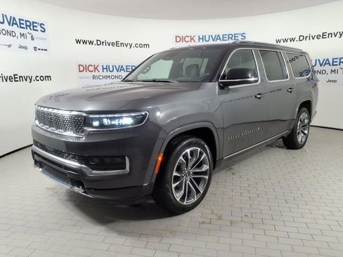 Used 2024 Jeep Grand Wagoneer L Series III w/ HD Trailer Tow Package AWD/4WD image 1