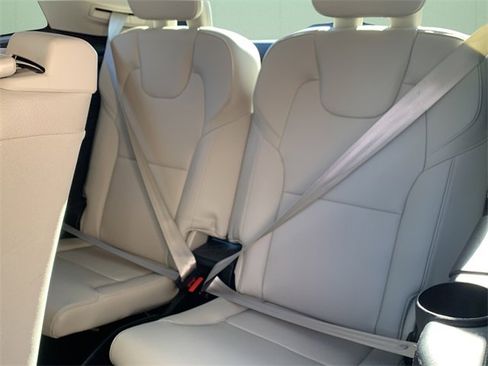 Used 2018 Volvo XC90 T6 Momentum w/ Convenience Package image 22