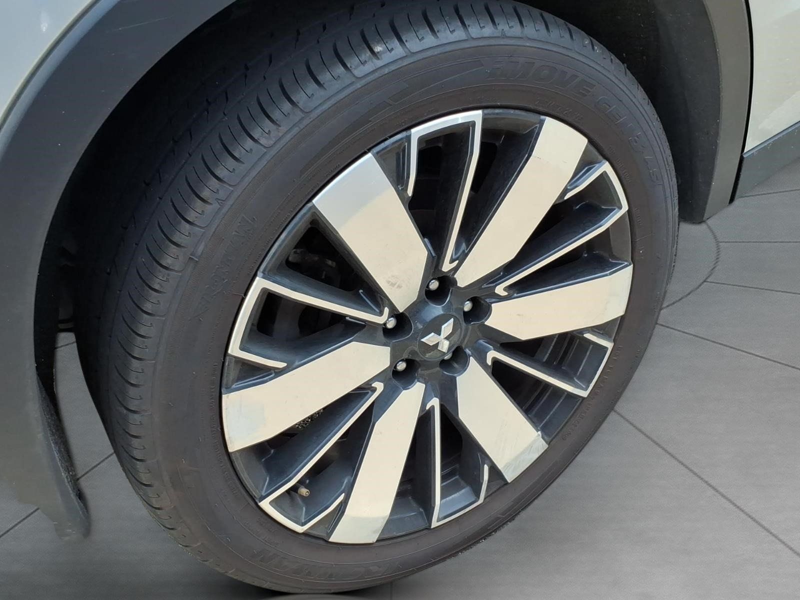 Used 2025 Mitsubishi Outlander SE AWD/4WD image 5