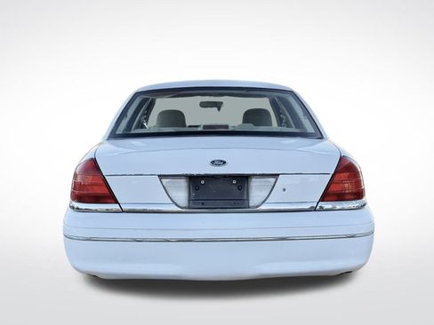 Used 2004 Ford Crown Victoria Police Interceptor image 6