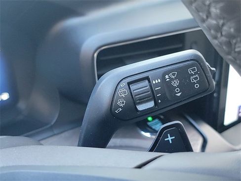 Used 2020 Ford Explorer Platinum w/ Premium Technology Package image 35