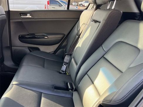 Used 2022 Kia Sportage EX image 22