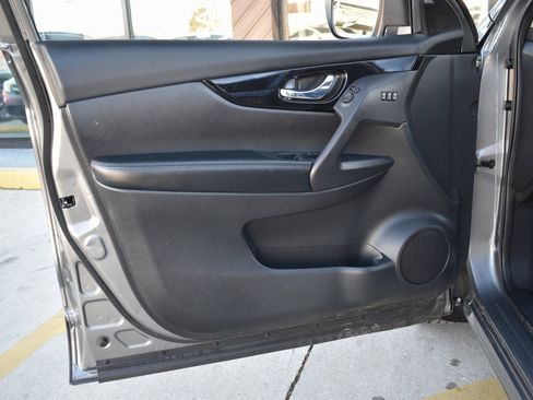 Used 2021 Nissan Rogue Sport SV w/ Technology Package image 26