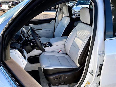 Used 2024 GMC Acadia Denali w/ Super Cruise Package image 27